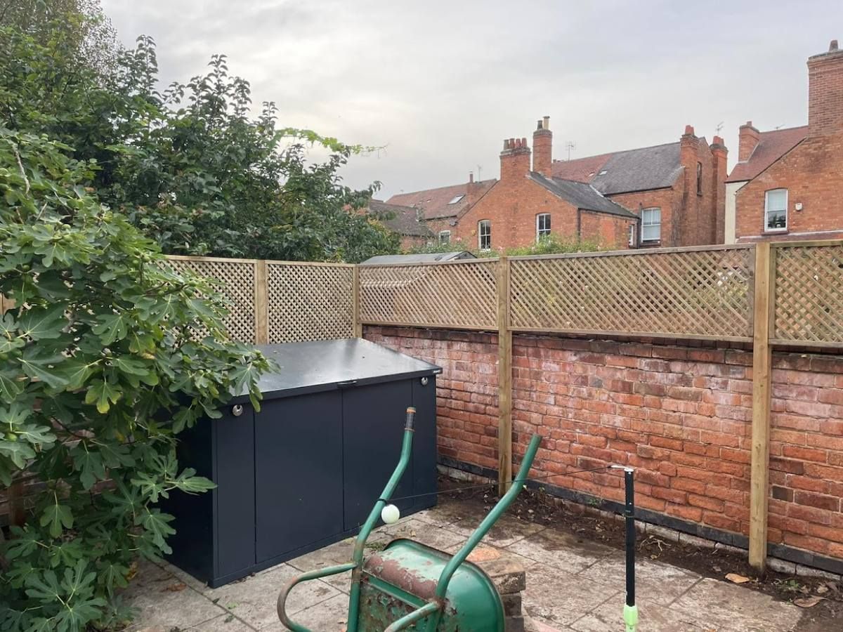 Nottingham Fencing trellis fencing across a garden wall in Clifton