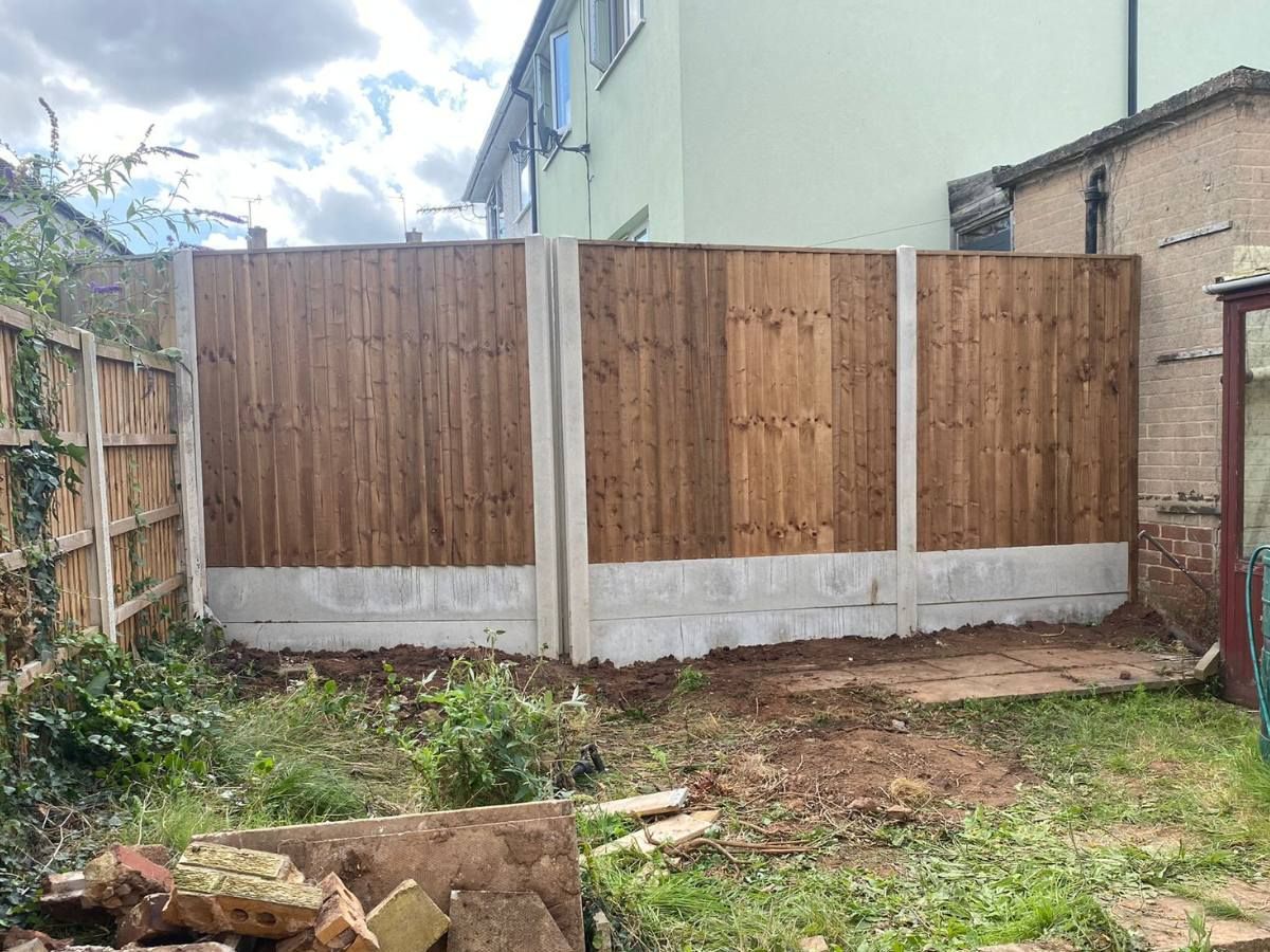 Nottingham Fencing wooden fencing in Clifton with concrete gravel boards
