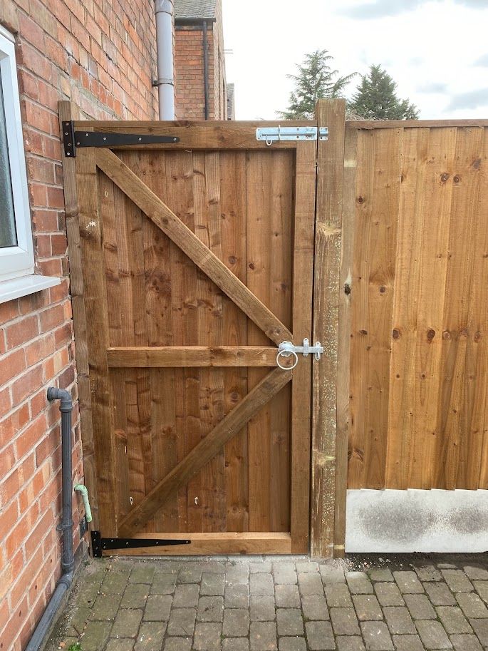 Nottingham Fencing inside view of side gate and fence in Arnold