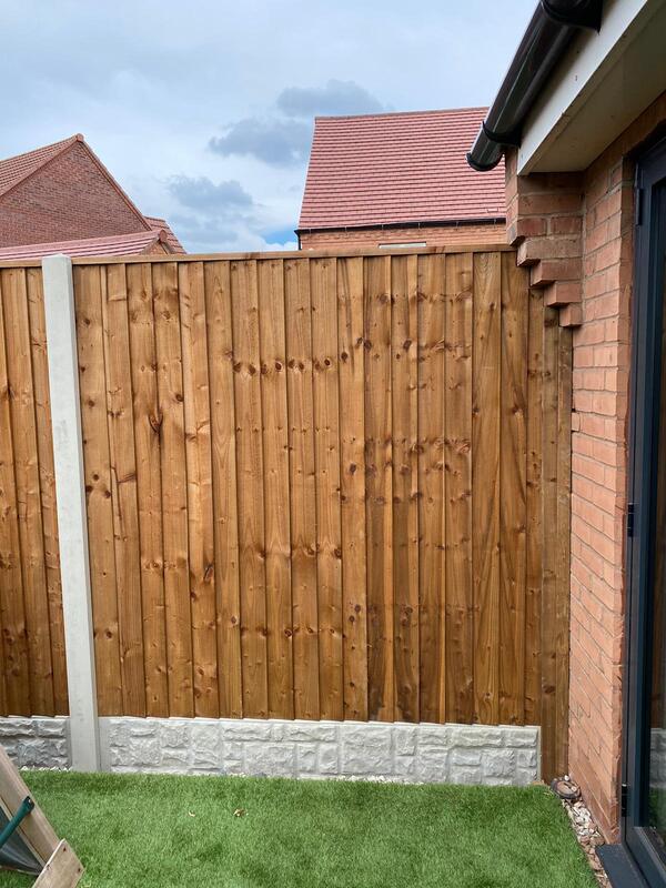 Nottingham Fencing new garden fencing fitted up to stepped house brickwork