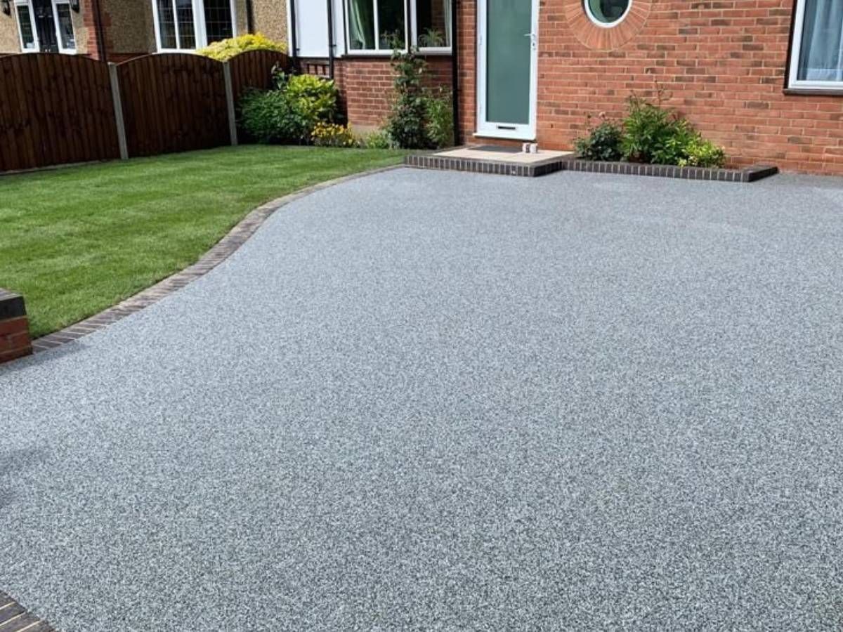 Grey resin driveway in Long Eaton