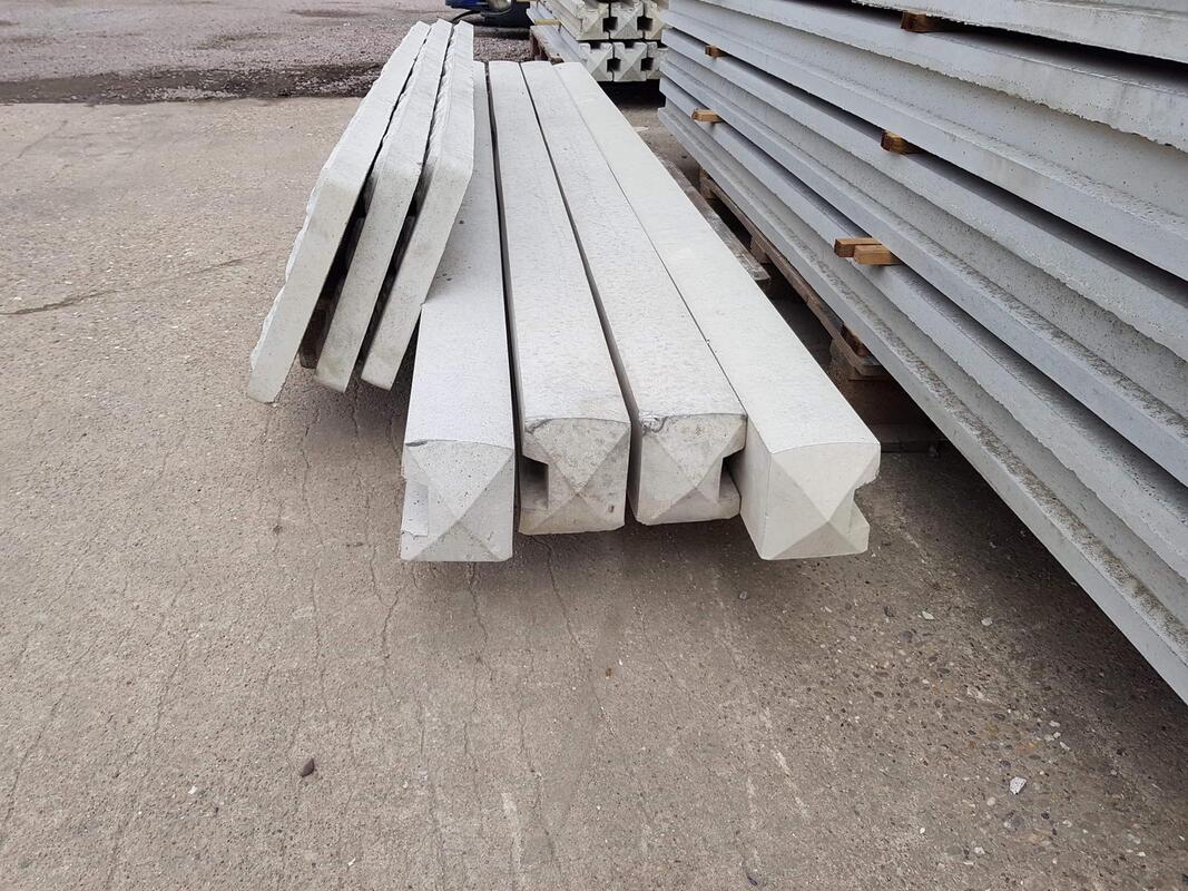 Slotted concrete end fence post 4ft-10ft