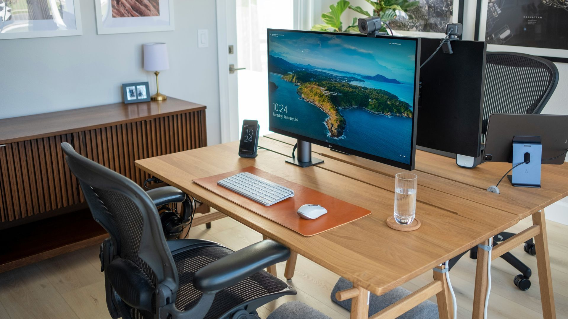 Refurbished second-hand Aeron office chair by Saxen Refurbhub in Scotland