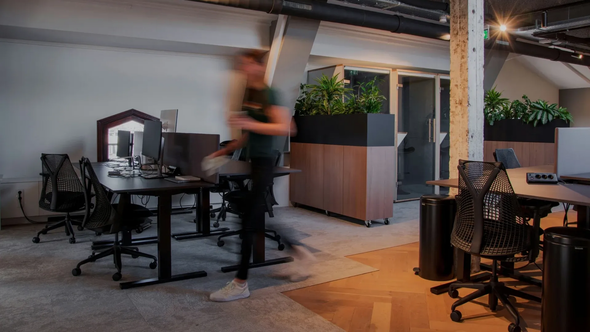 Refurbished second-hand HErman Miller Sayl office chair by Saxen Refurbhub in Scotland
