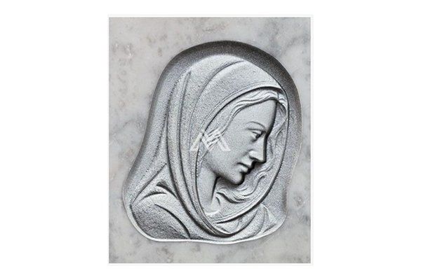 arte cimiteriale volto di madonna