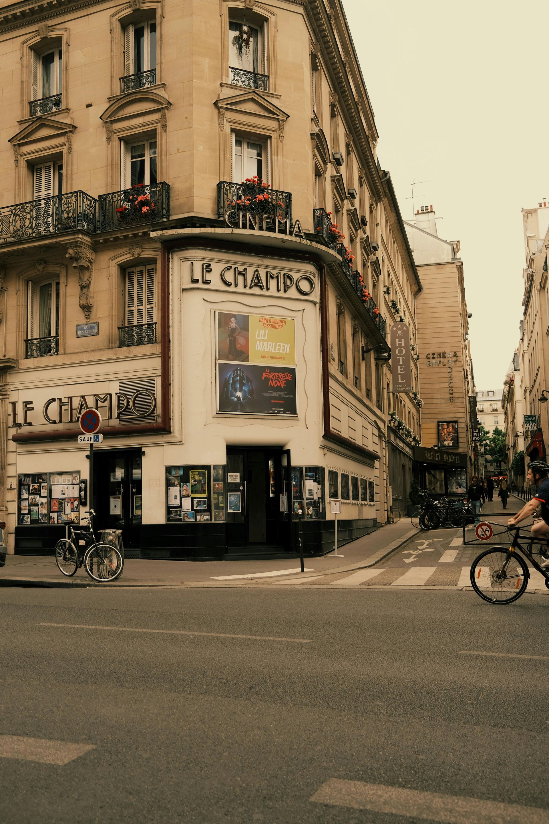 Régie d'extérieur à Paris : ce que fait vraiment un régisseur de terrain le jour J