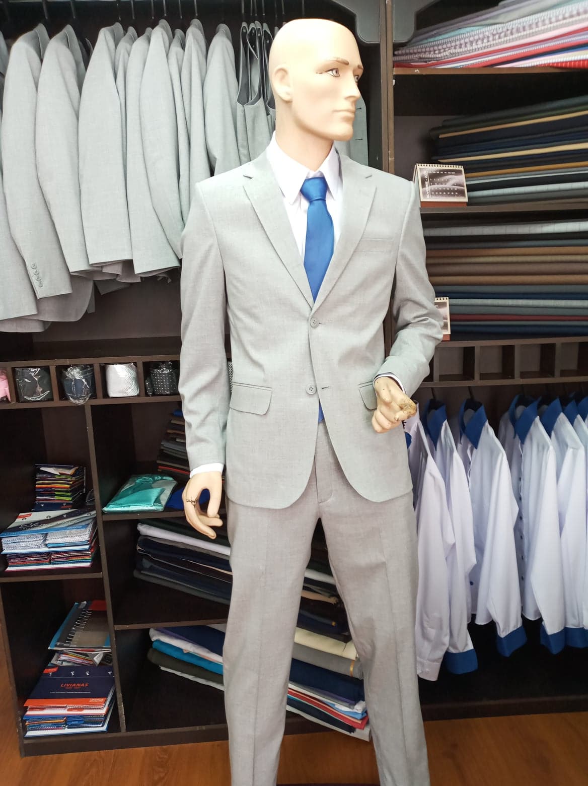 HERCH Uniformes empresariales y alta costura