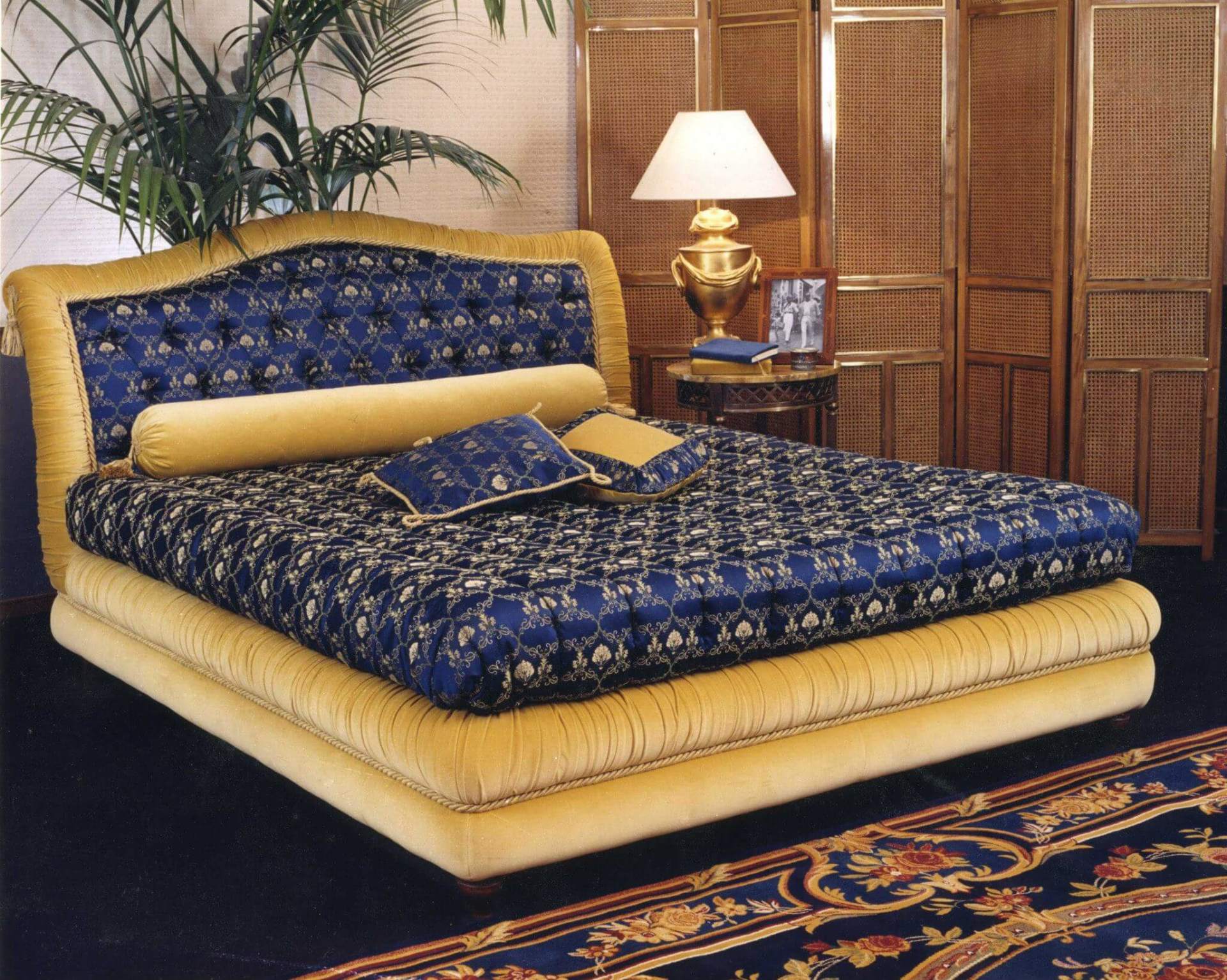 letto matrimoniale in alcantara e raso