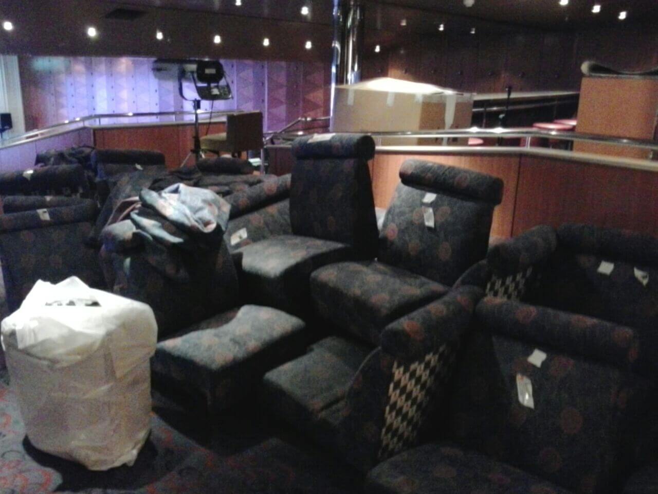 poltrone di recente imbottitura e nuovo rivestimento