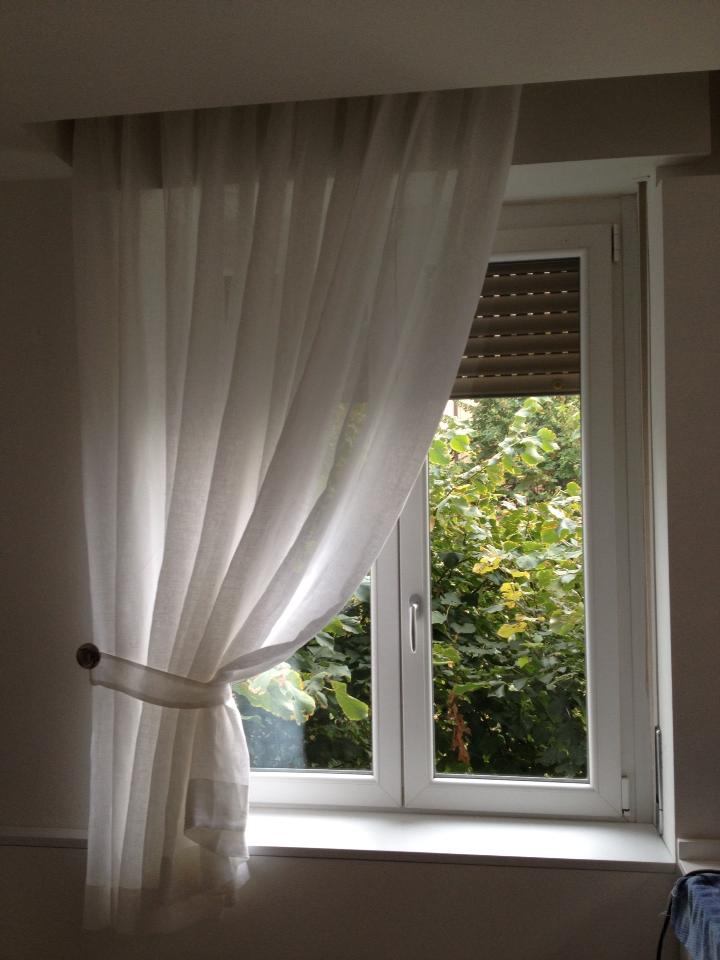 tenda in cotone bianco