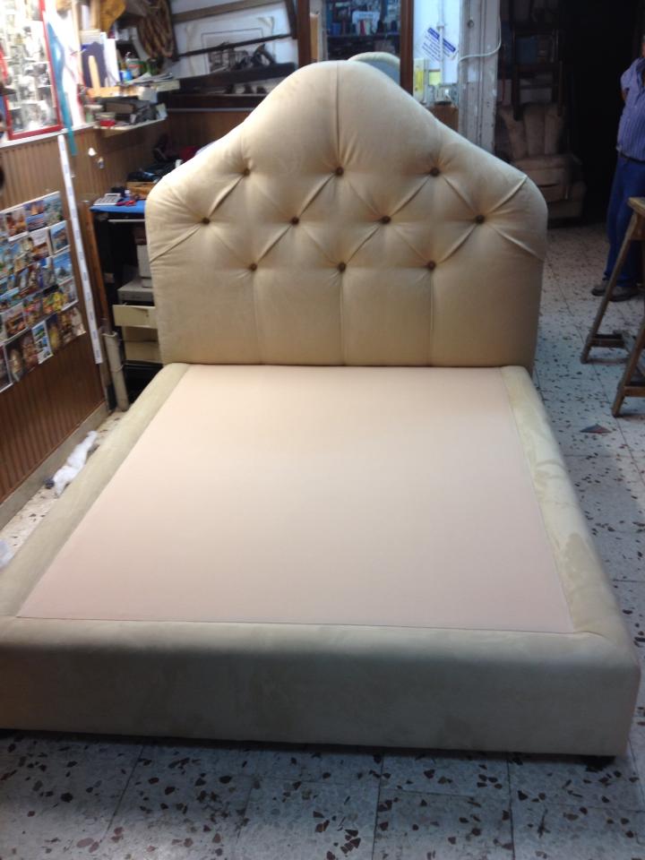 rivestimento di letto e testiera letto a una piazza e mezza