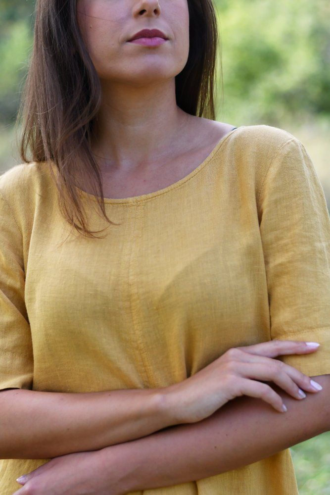 Lange linnen jurk met mouwen geel