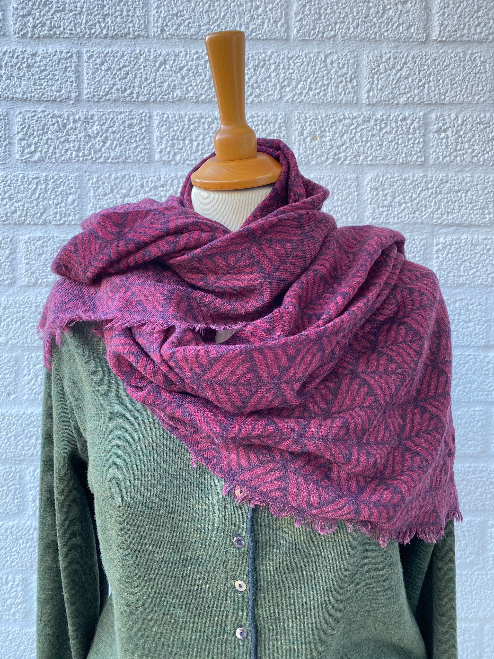 Sjaal Lola- 100% merinowol blauw-wijnrood