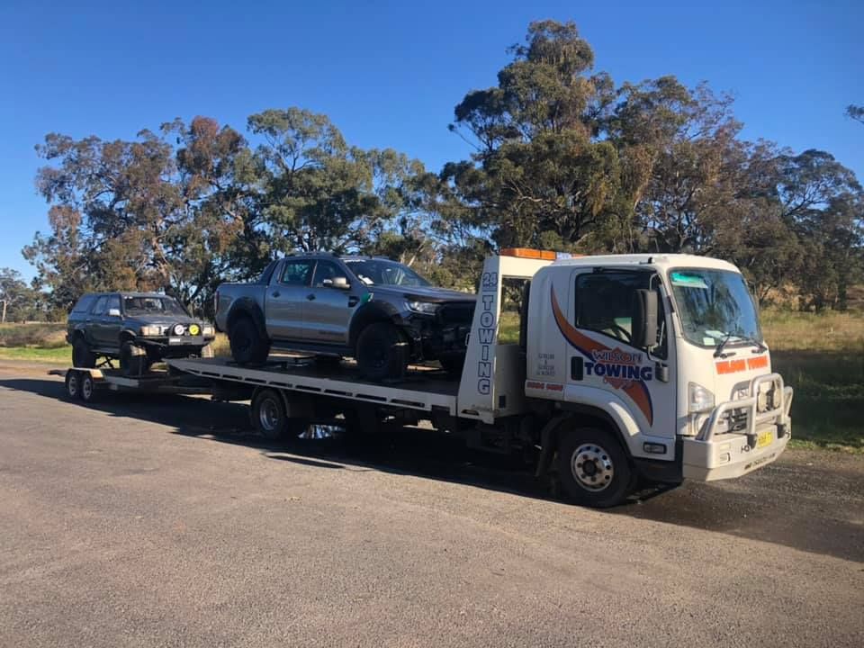 Tow a car — Tow in Cobar, NSW