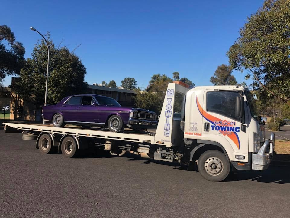 Extra wide loads are escorted down the highway — Tow in Mudgee, NSW