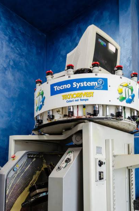 Macchina serigrafica: bianca e blu, con logo 