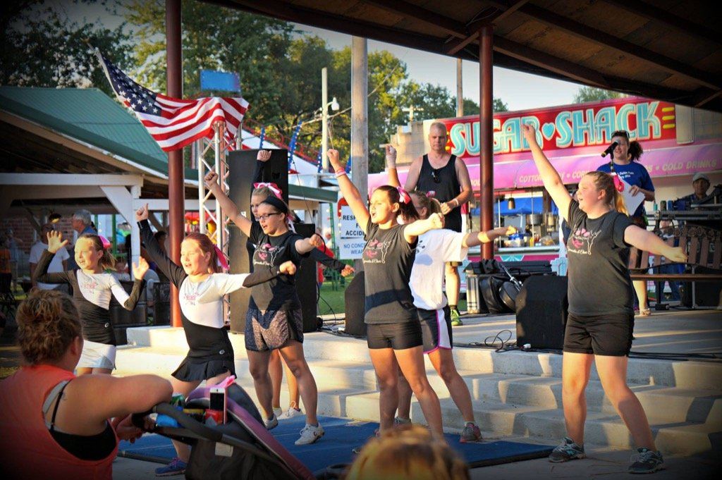 Sheldon Cheerleaders performance 1-33