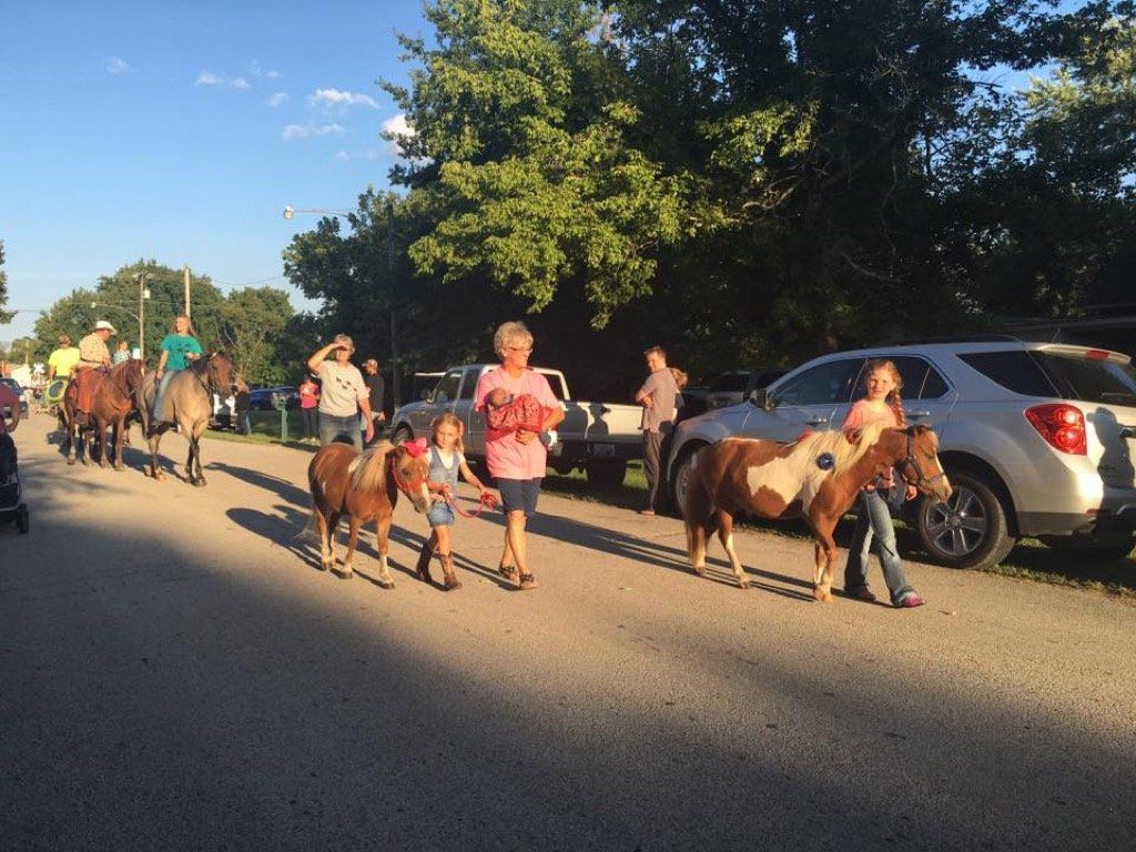 Sheldon Parade 12 old car-57