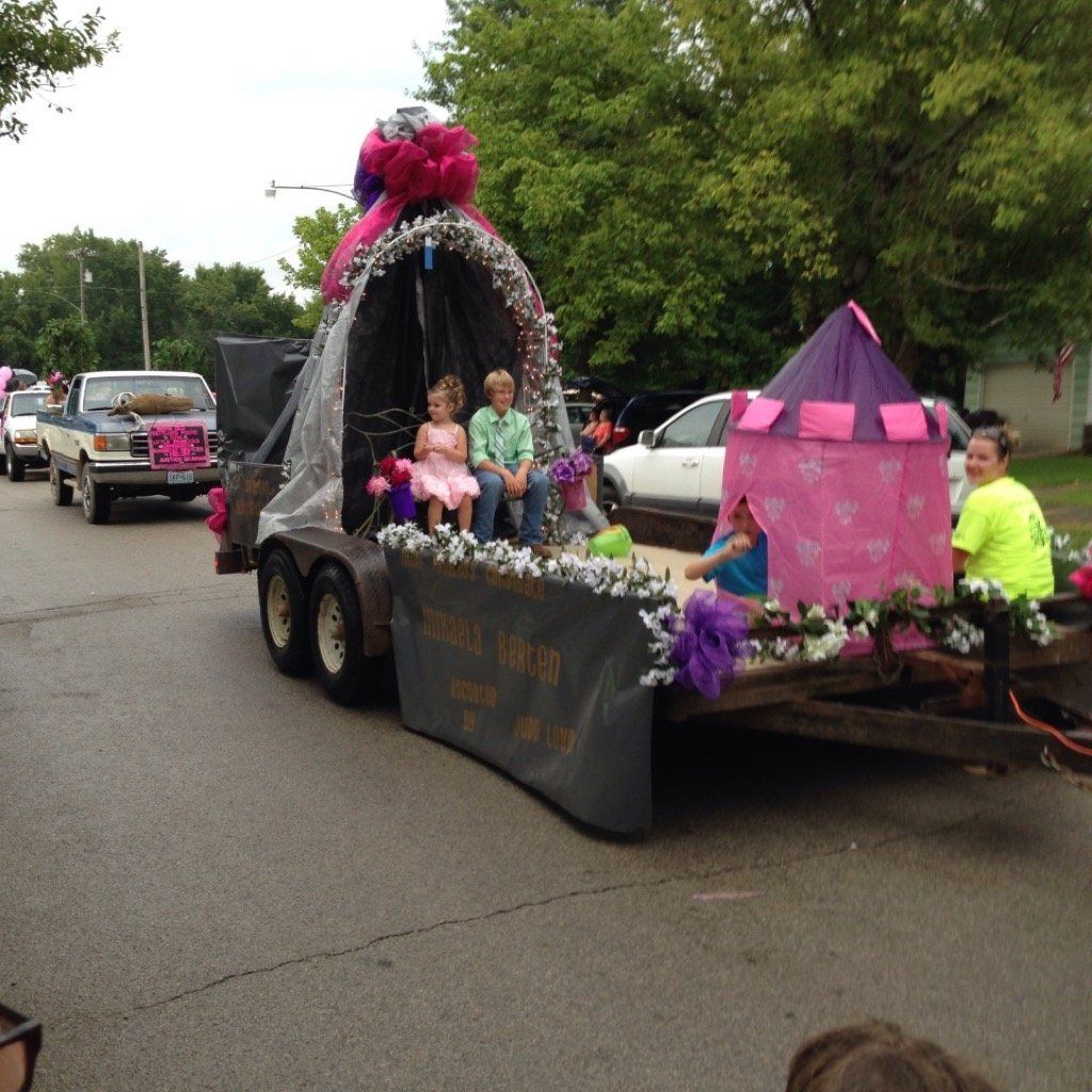 Sheldon Parade 24 float-65