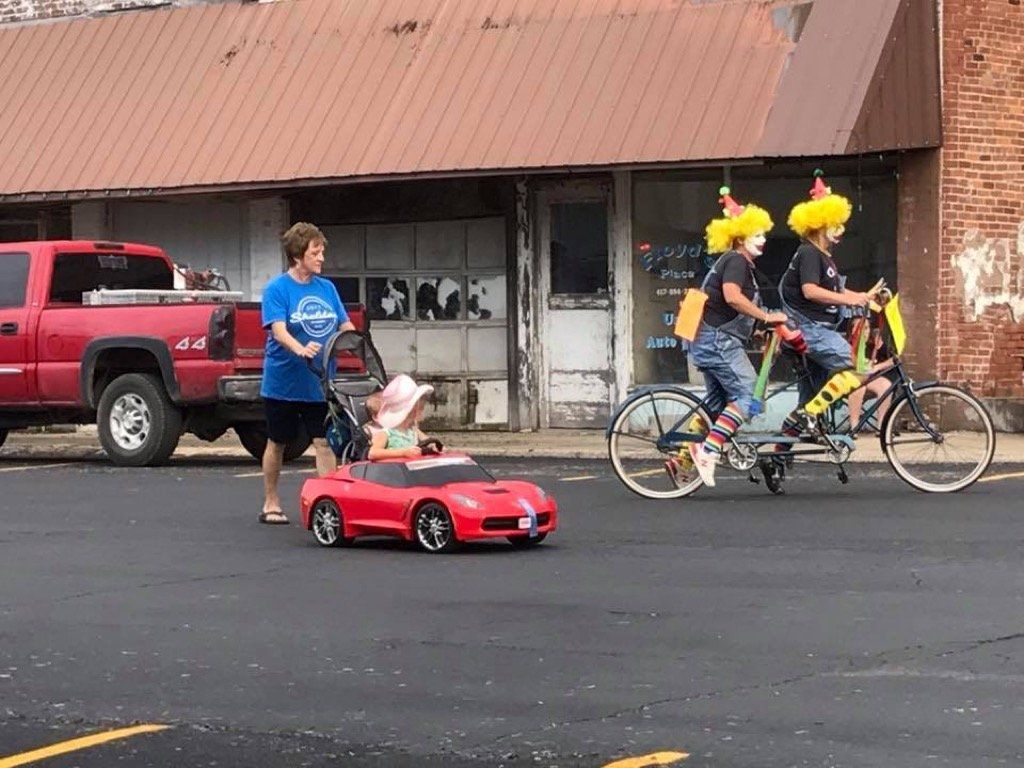 Sheldon Parage clowns and car-69