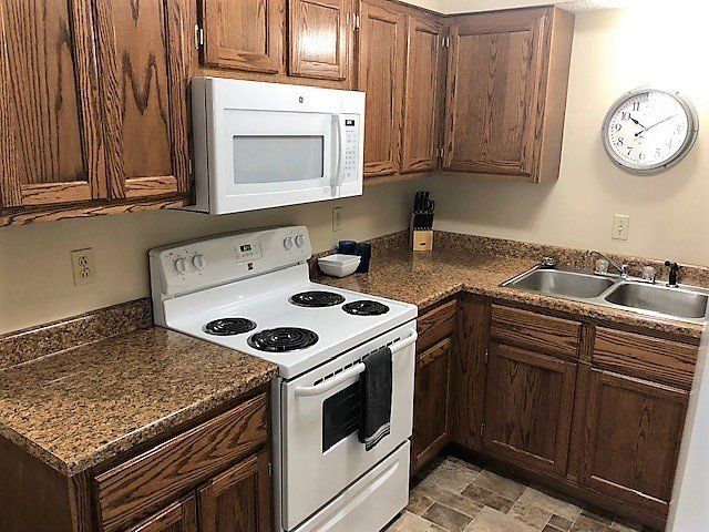 Kitchen | Sheldon Park Apartments