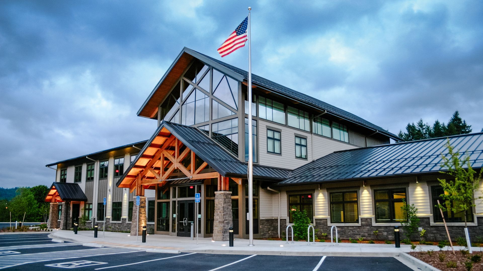 exterior of forest service building l in OR designed by Steele Architects