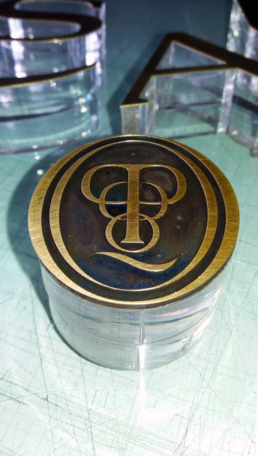 incisioni su metallo