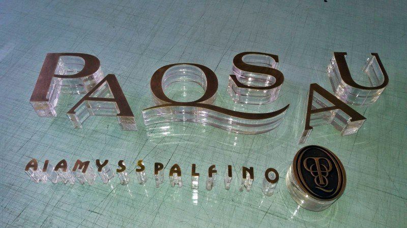 incisioni su plastica