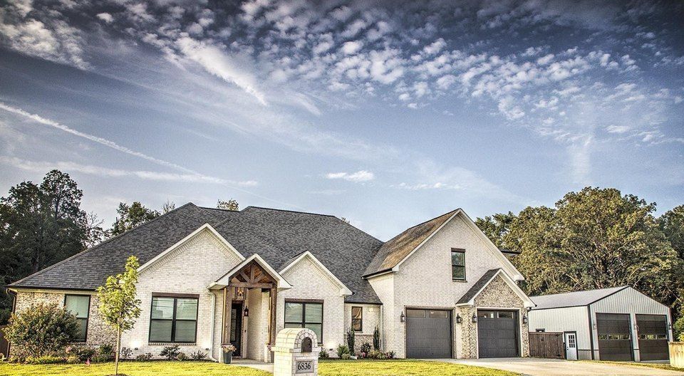 large single story family home, Texarkana real estate & homes and properties