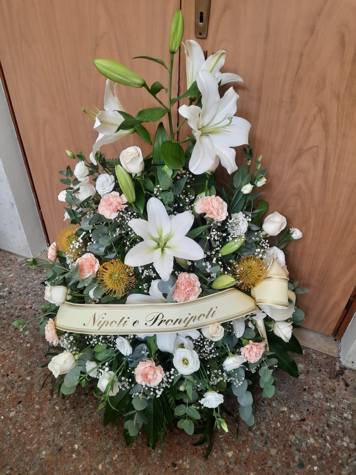 composizione floreale funebre Romano Rossi
