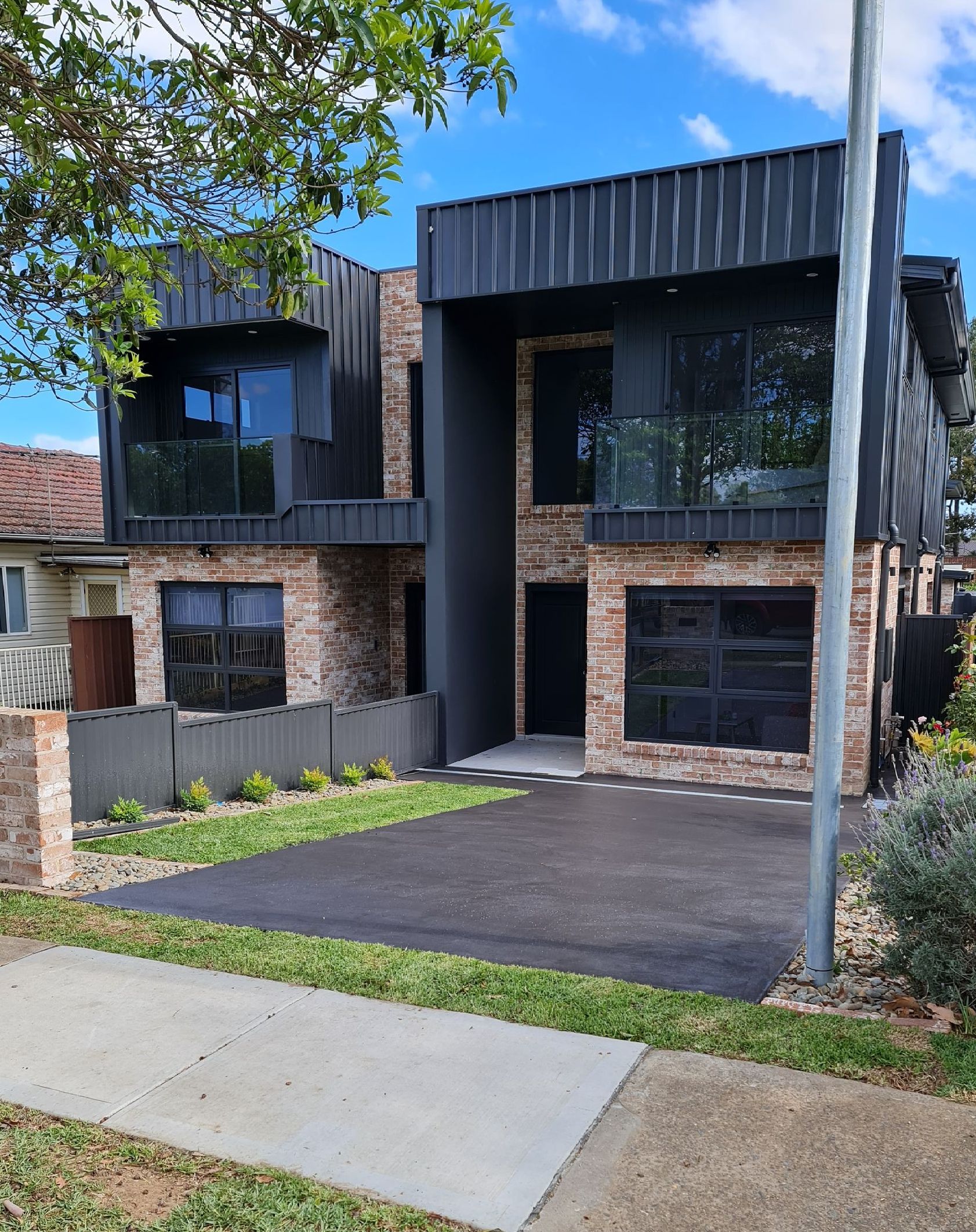 15 Lehn Facade Home Front View