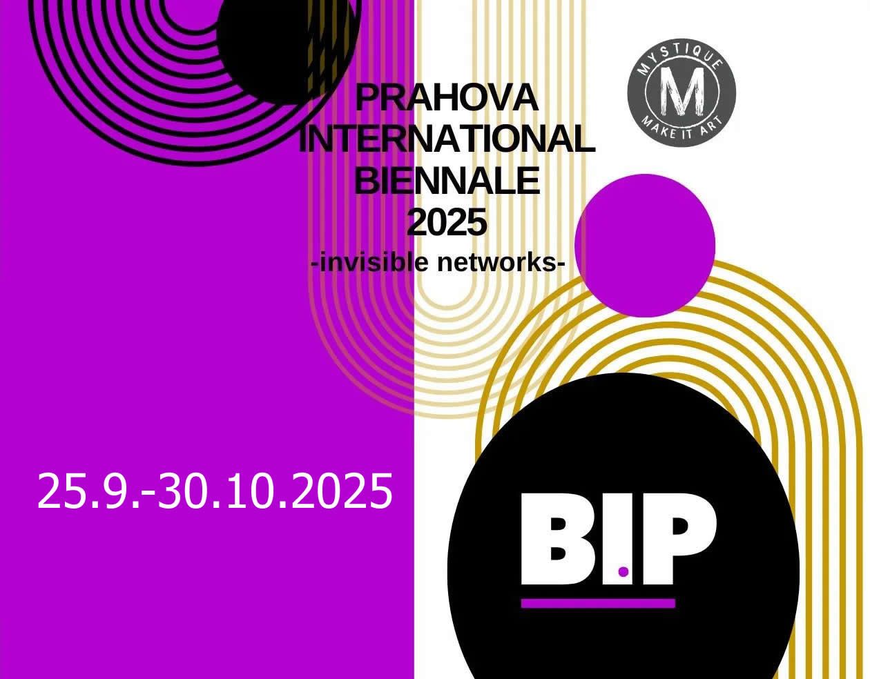 Cartel de la Bienal Internacional de Prahoua 2025: Gráficos en violeta, dorado y negro, fechas 25.9.-30.10.2025, 