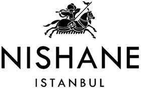 Logo di Nishane Istanbul con emblema di cavallo e cavaliere neri sopra il nome del marchio su sfondo bianco.