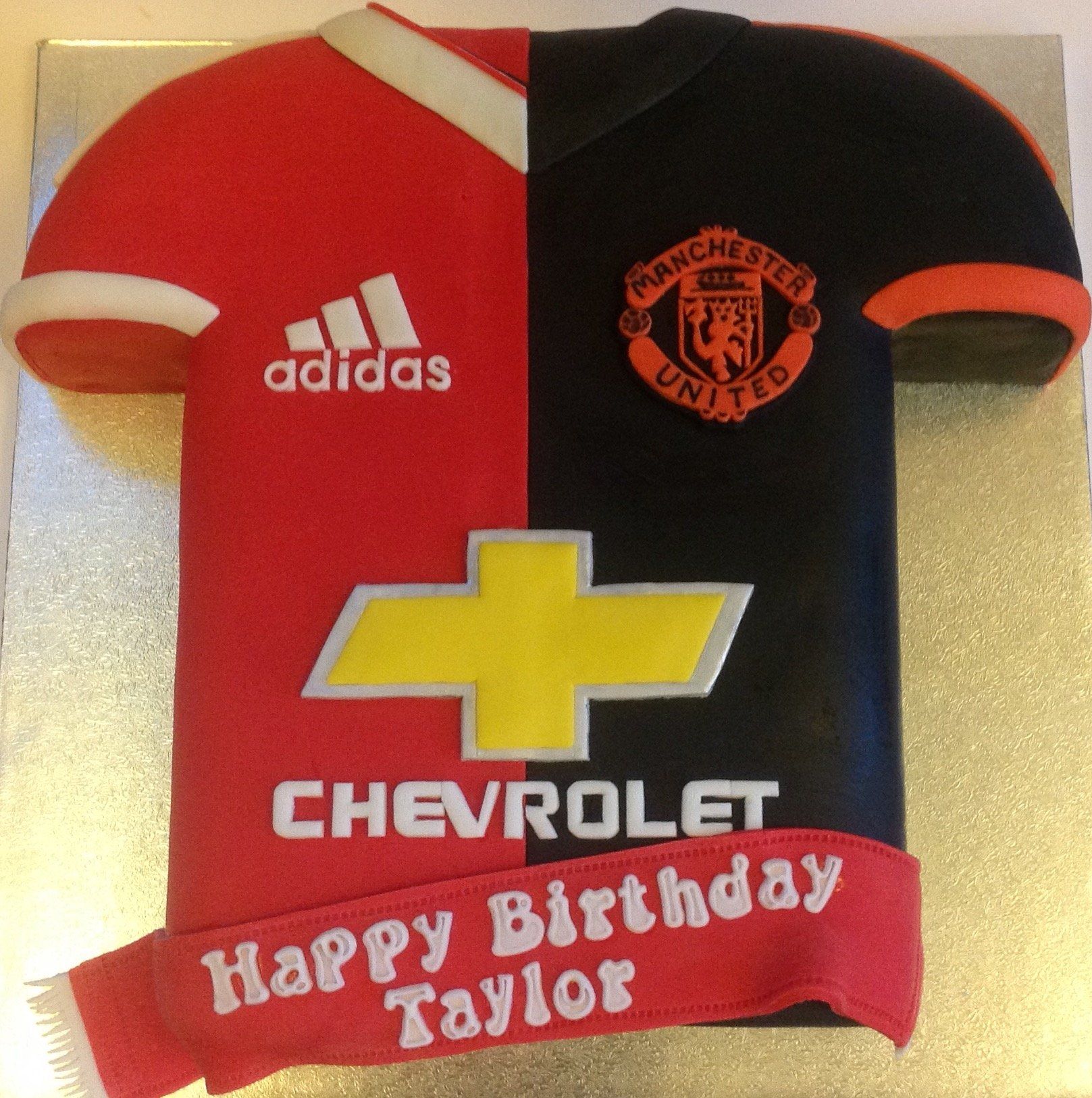 Football shirt fondant cake created by A Cherry On Top, Isle of Wight.