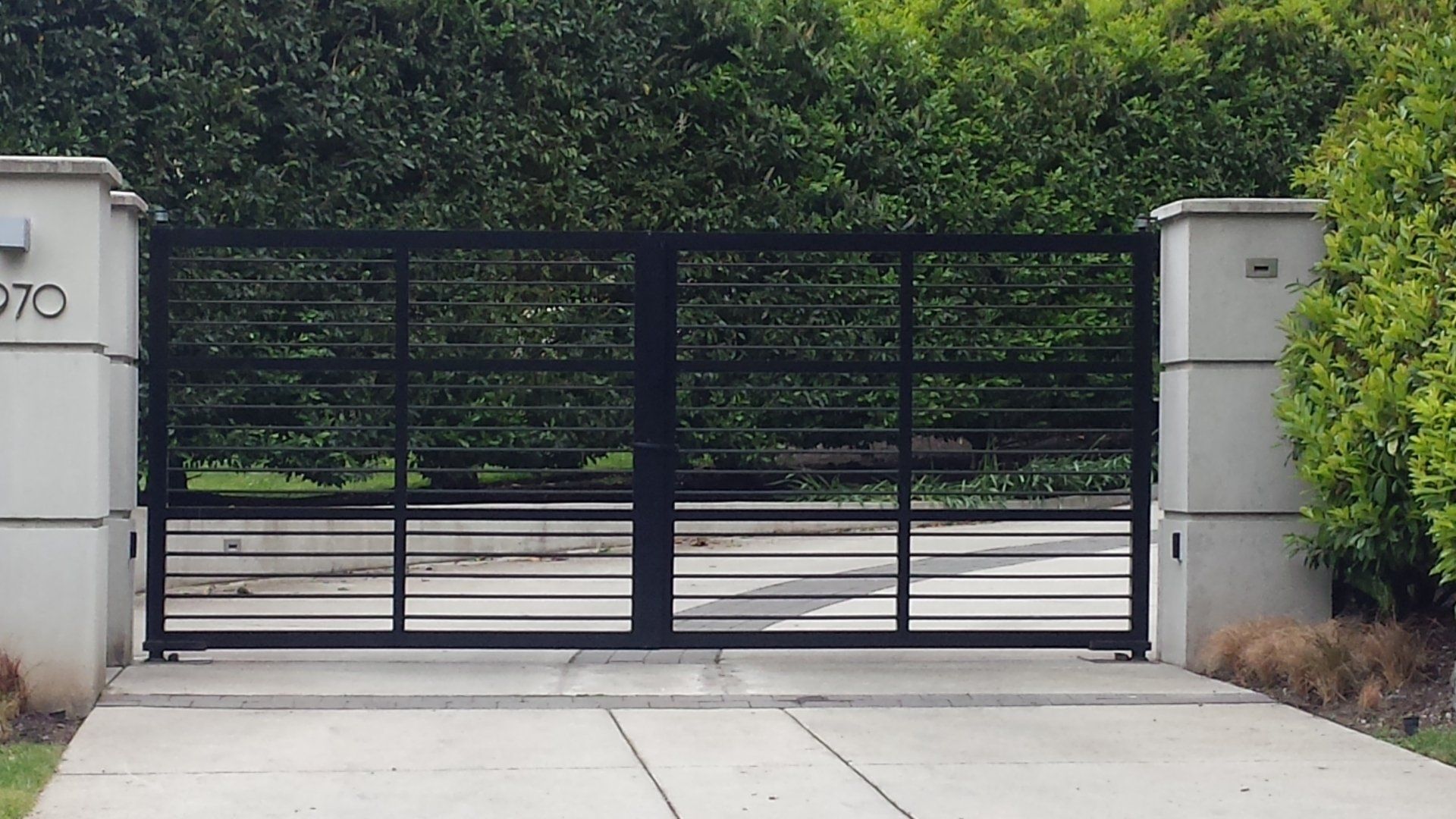 custom metal driveway gate