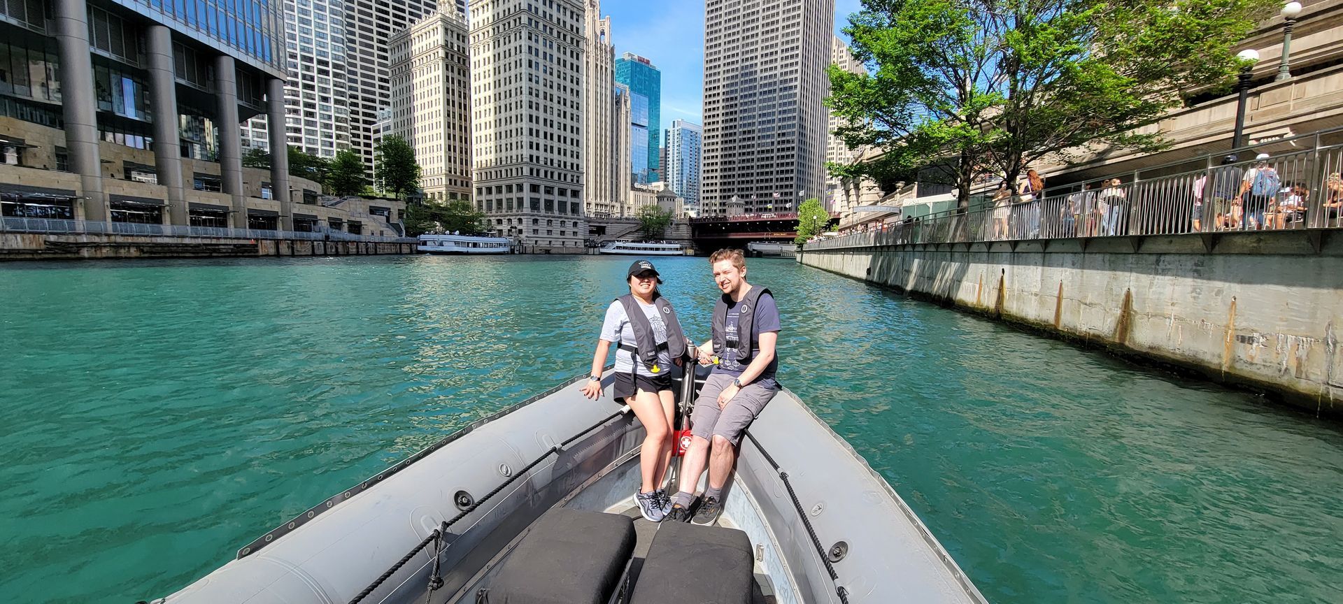 chicago river boat tours today
