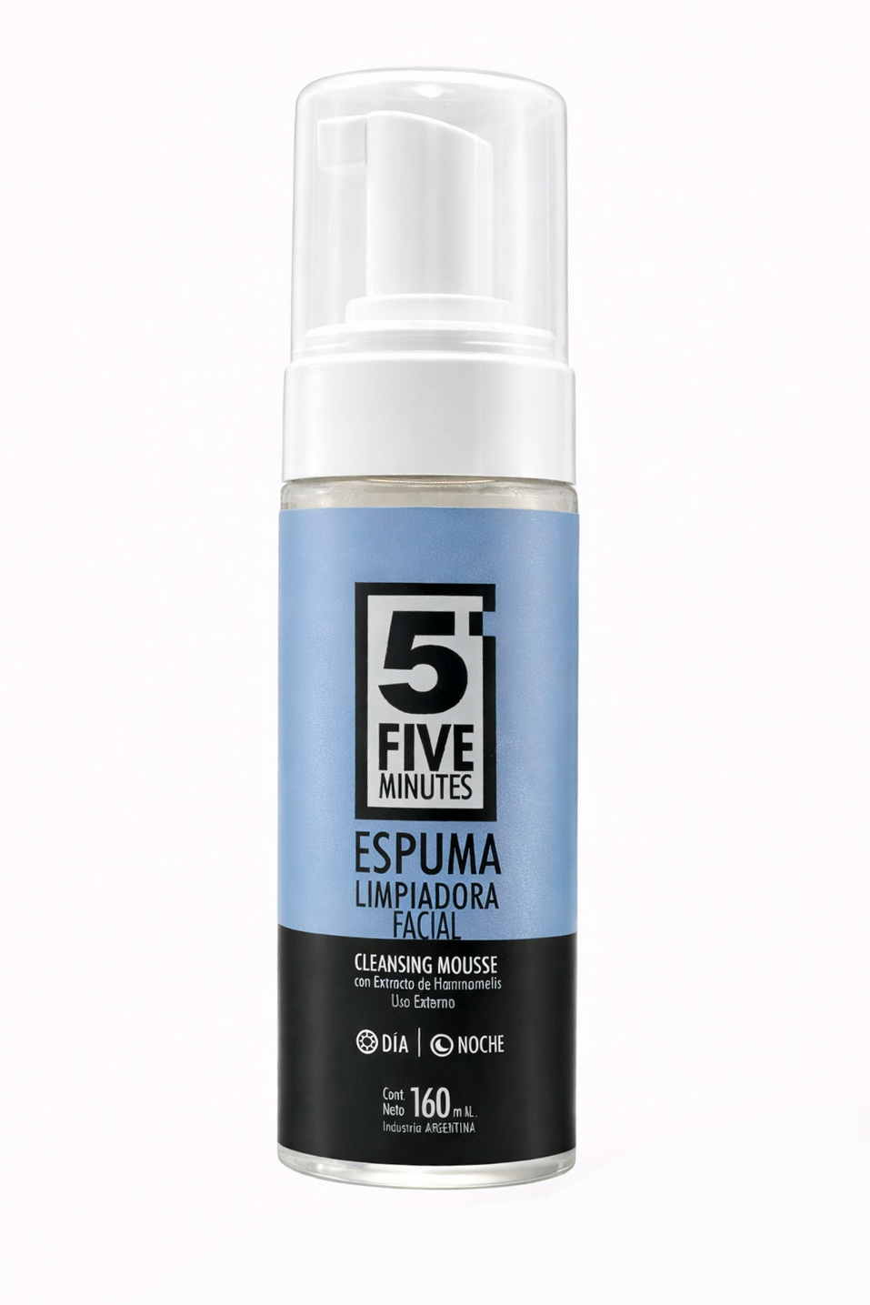 Botella de limpiador facial espumoso etiquetada 