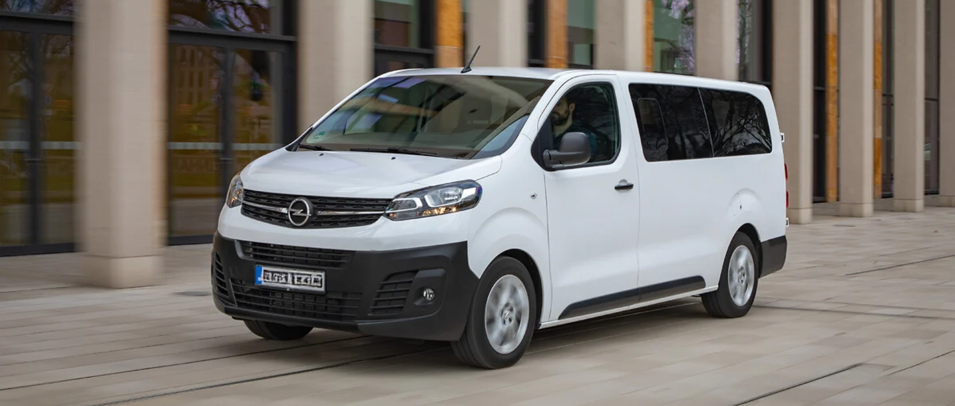 Noleggio pulmini fino a 9 posti a Novara.