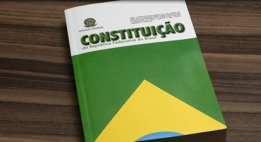 Evolue - Pós-Graduação em Direito Constitucional