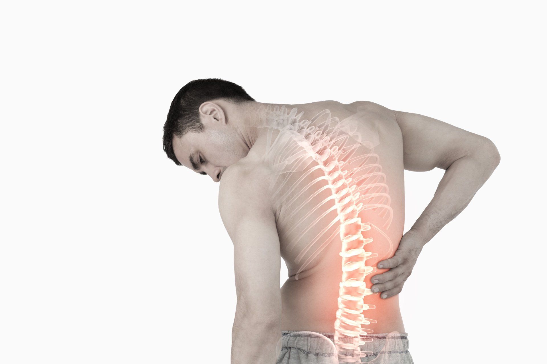 O que causa dor no lado direito das costas