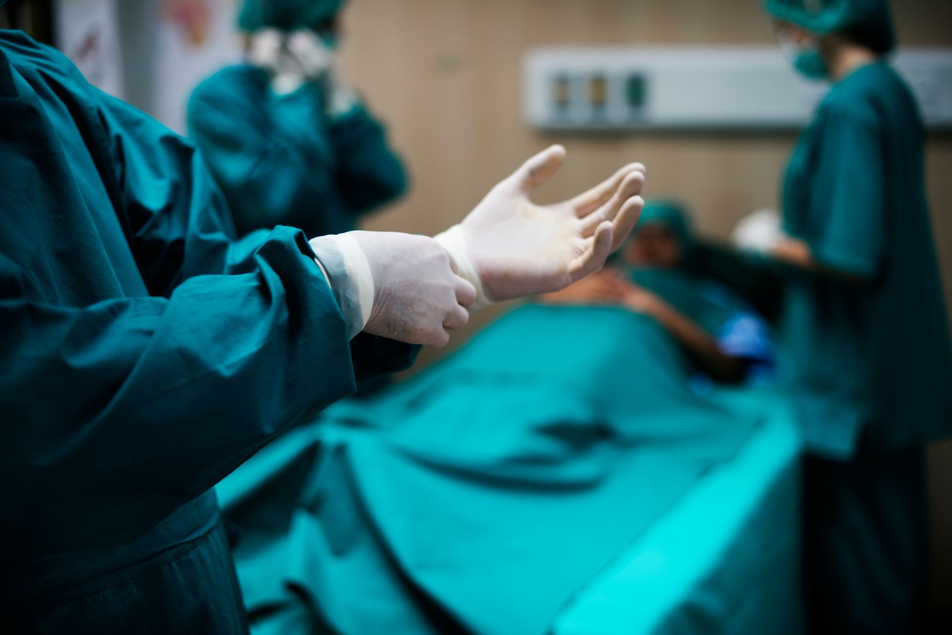 Cirurgia para dor crônica na coluna no RJ que não melhora com tratamento clínico