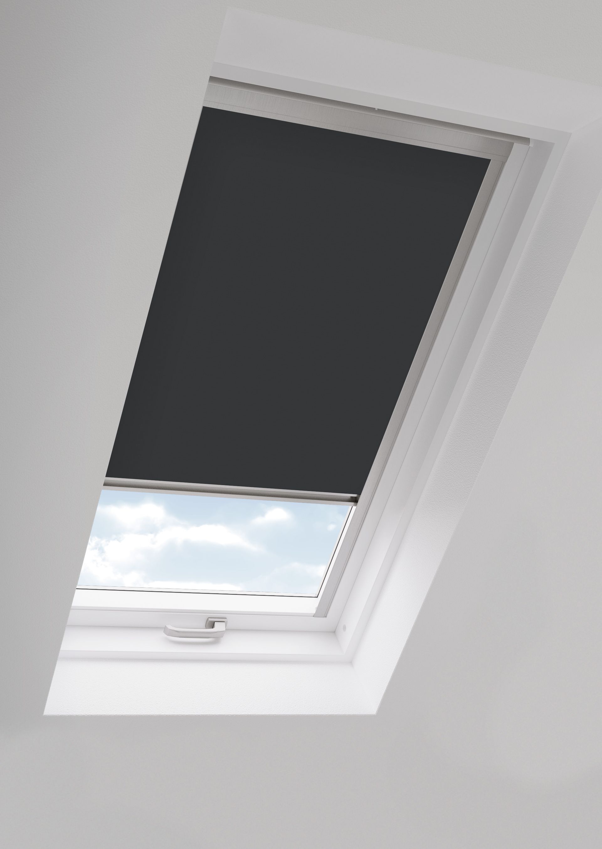 Made-to-measure blackout roller blinds