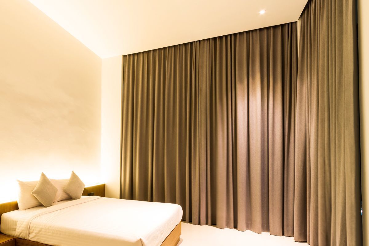 Made-to-measure ceiling fixed sheer curtains