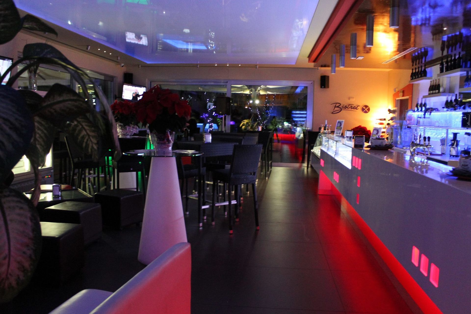 American bar con ampia scelta di bevande