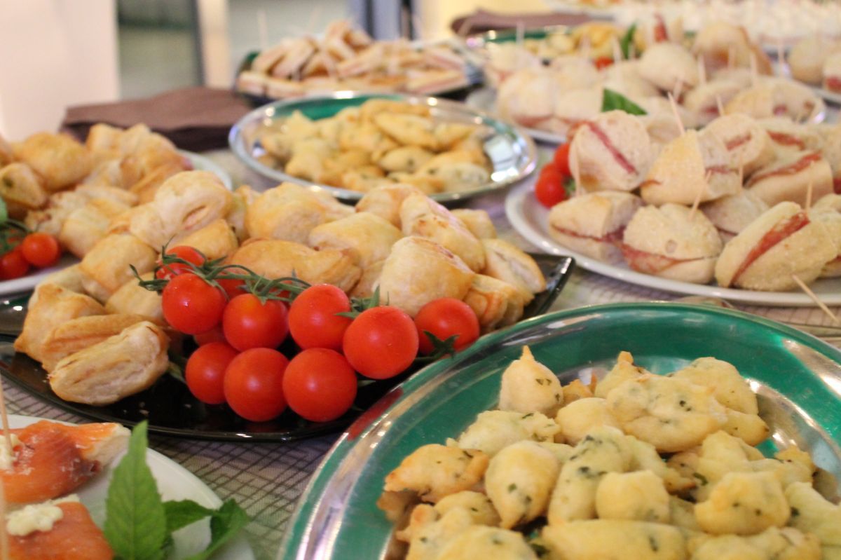 Buffet con prodotti da forno