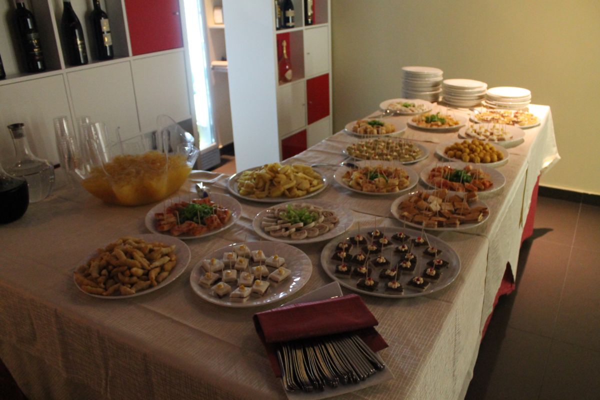 Brunch con pietanze a buffet