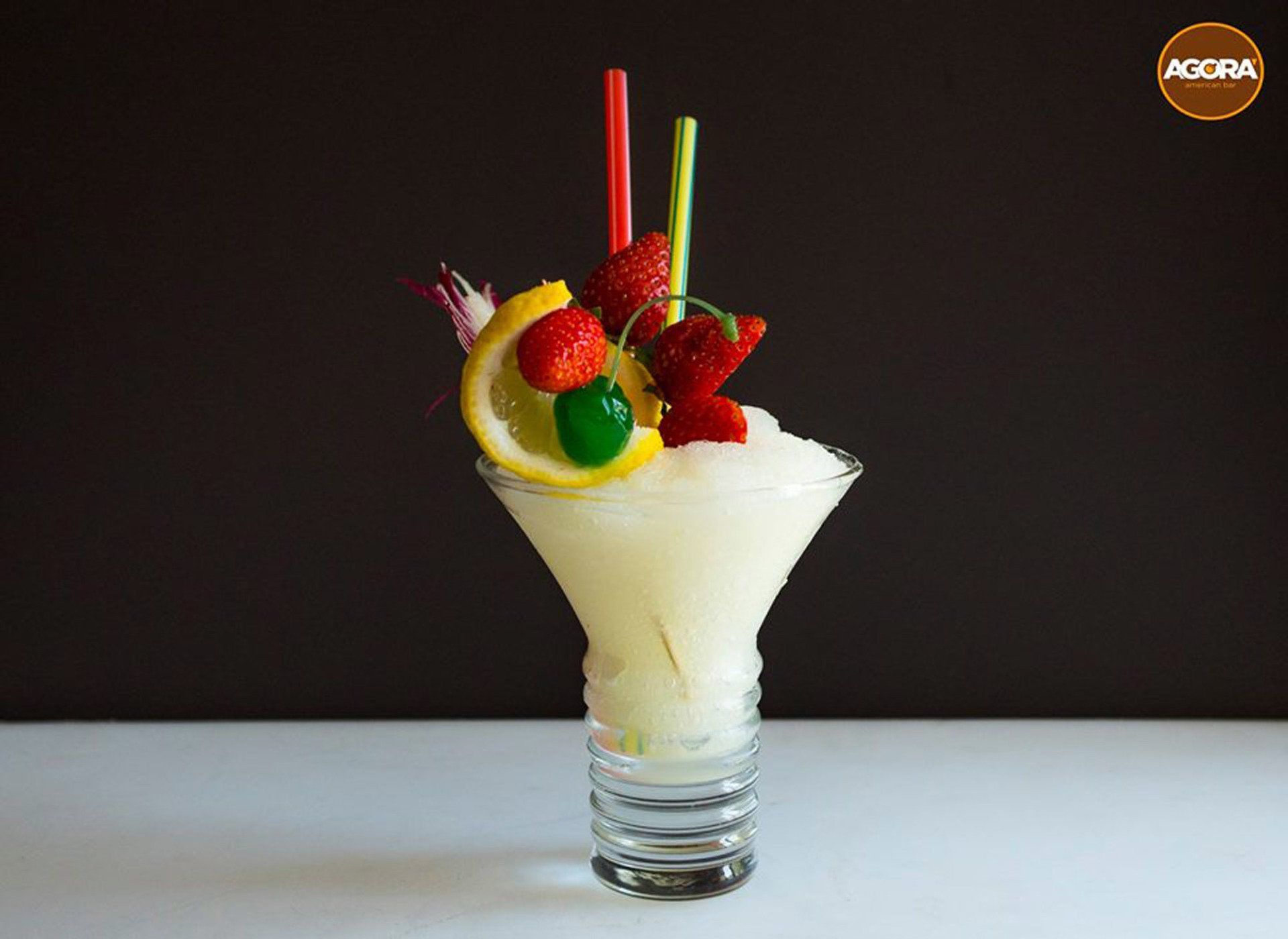 Sorbetto al limone con frutta fresca