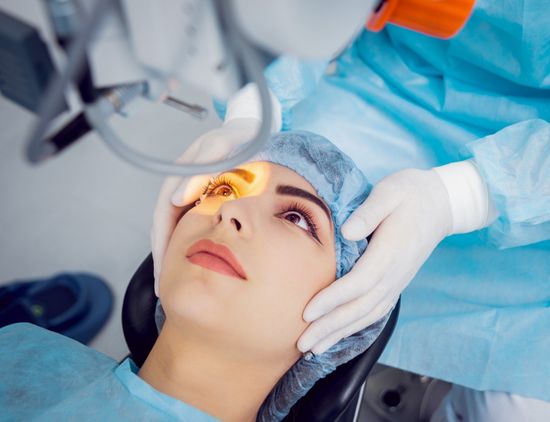 Paziente sottoposta a terapia laser della retina