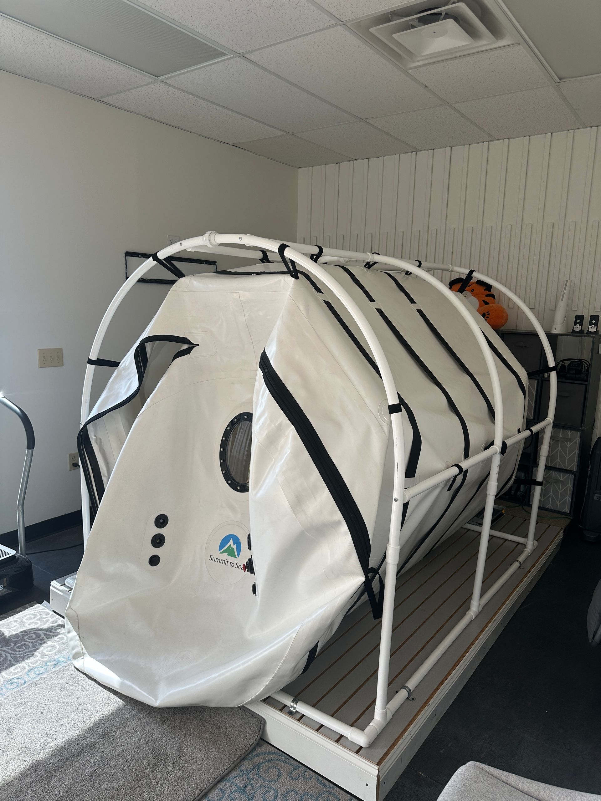 Hyperbaric Oxygen Therapy, HBOT, Oxygen chamber