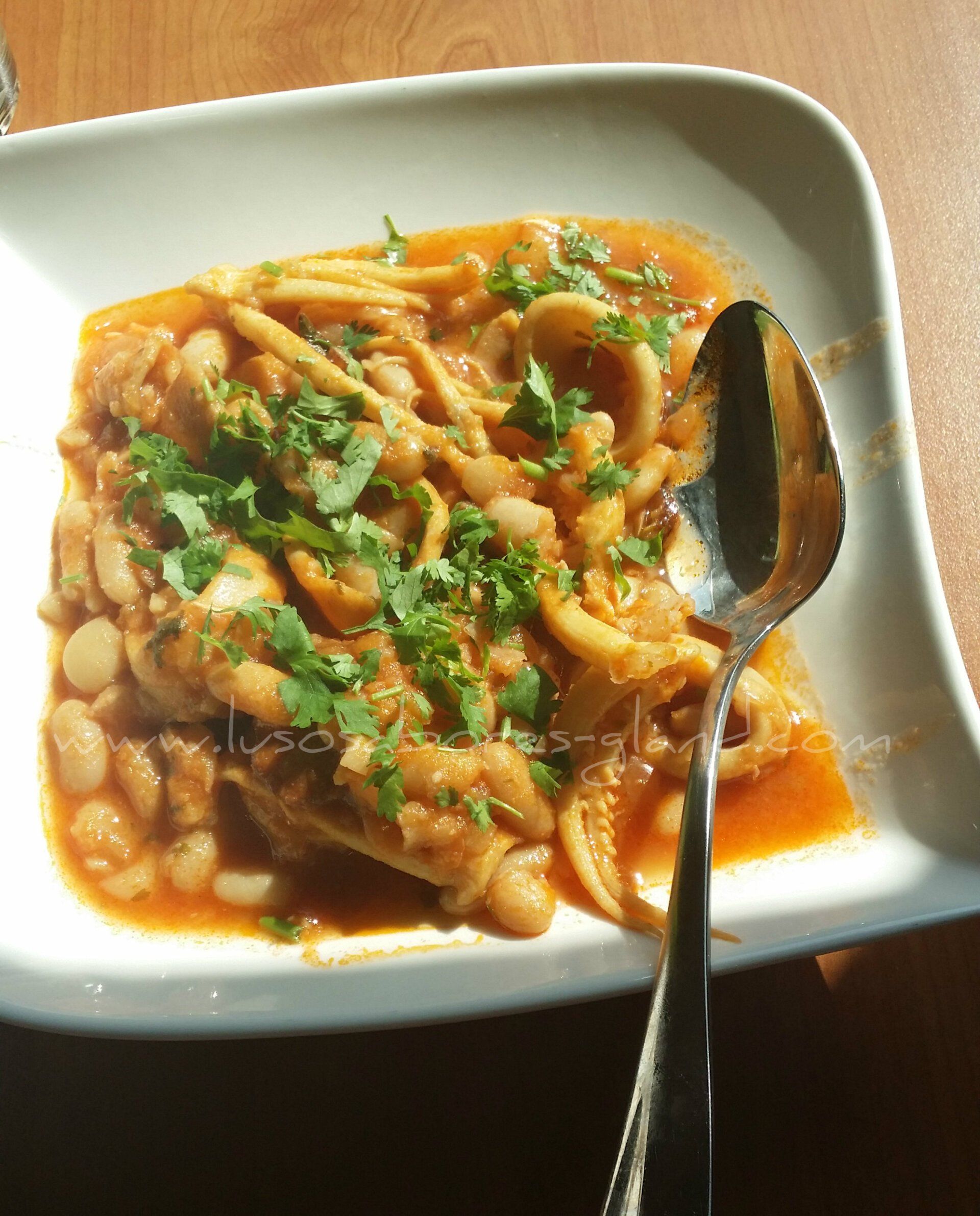 Costoletas porco c/cebolada